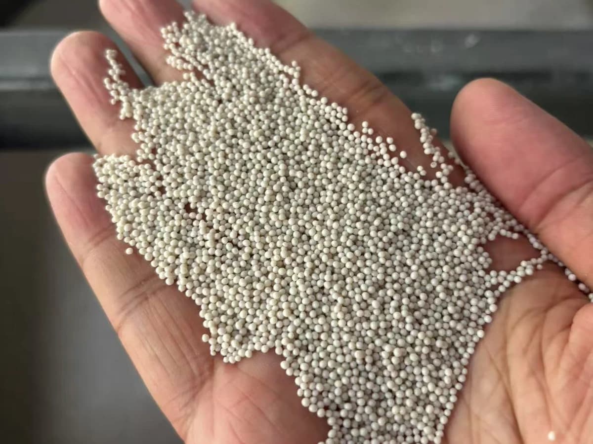 Pellets de poliestireno expandible R-EPS 303